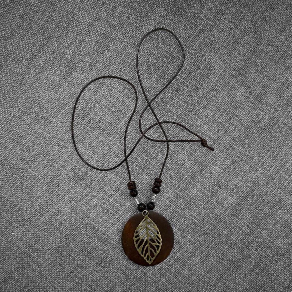 Wooden Pendant Leaf Necklace